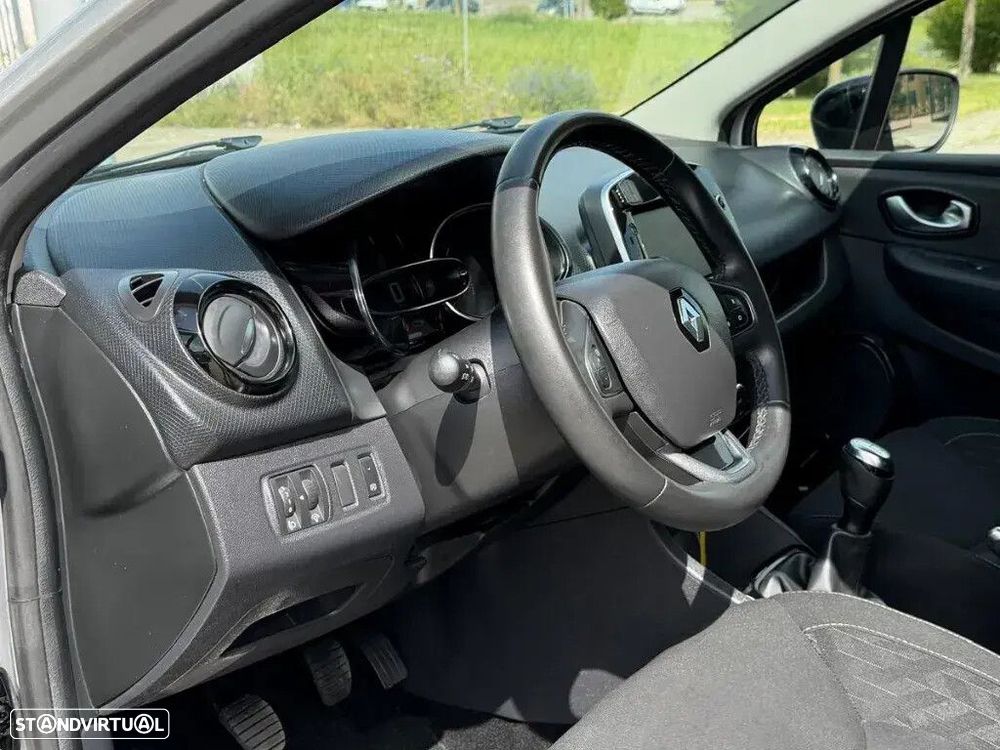 Renault Clio - 11