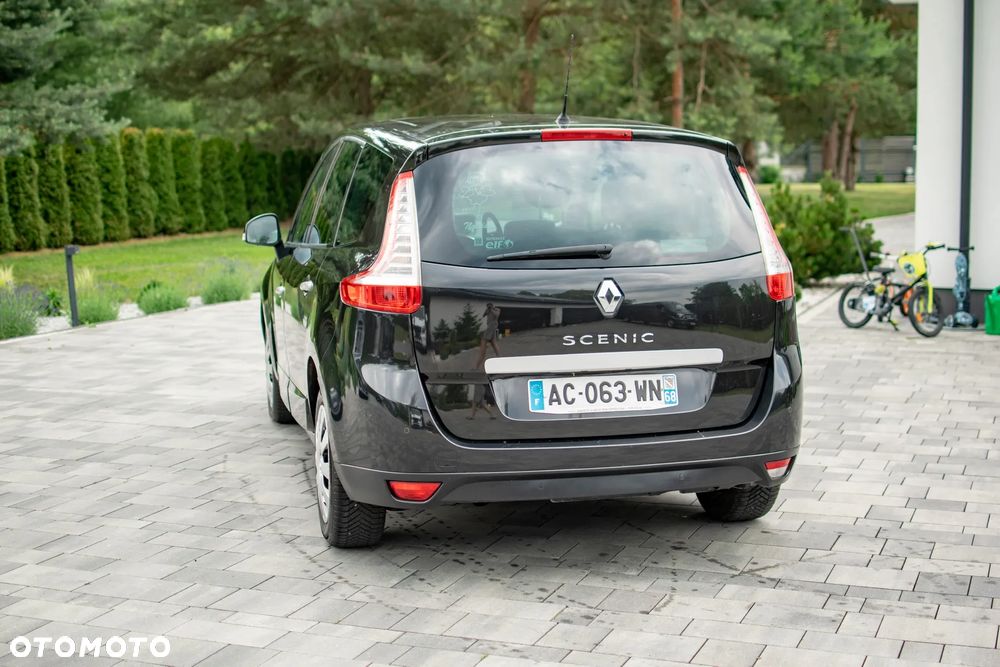 Renault Grand Scenic - 27