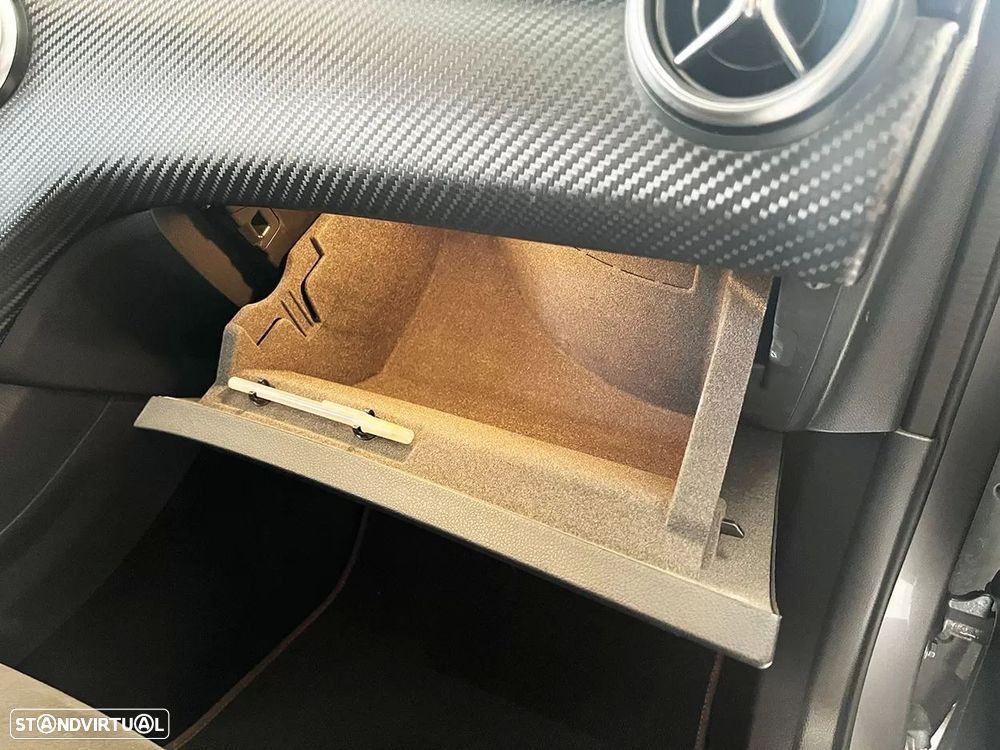 Mercedes-Benz A 160 d AMG Line - 17