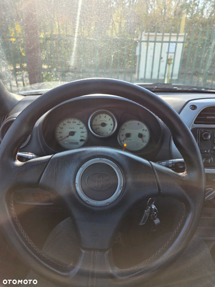 Toyota RAV4 2.0 D-4D 4x4 - 3