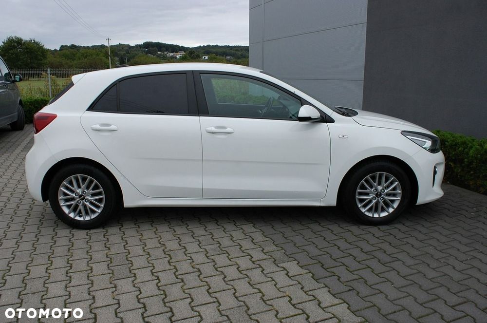 Kia Rio - 17