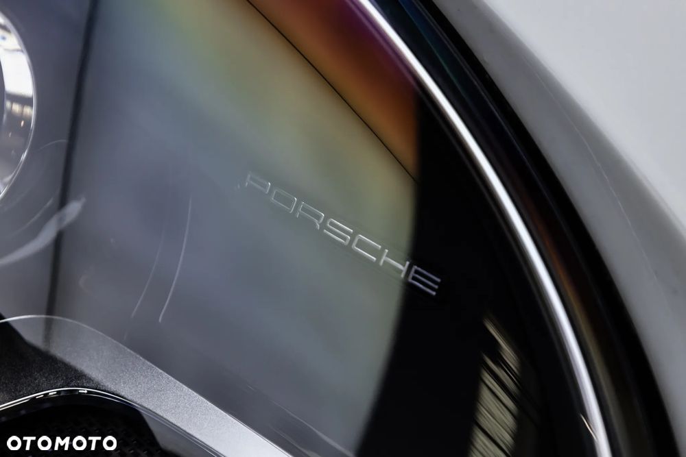 Porsche 911 Carrera 4 PDK - 7