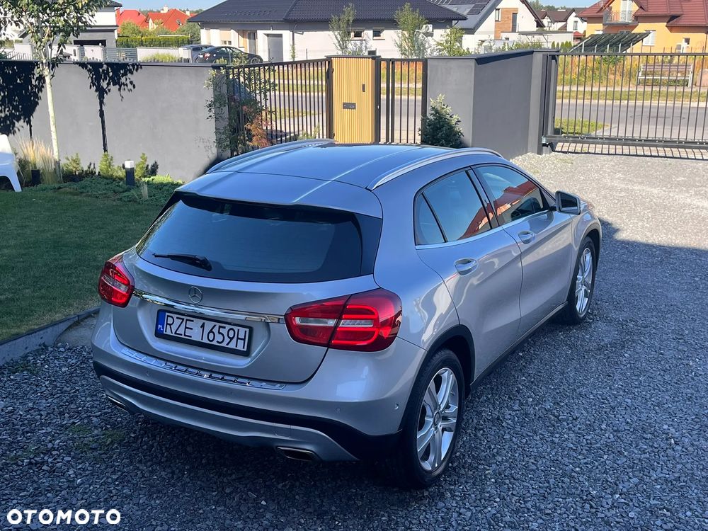 Mercedes-Benz GLA 180 - 36