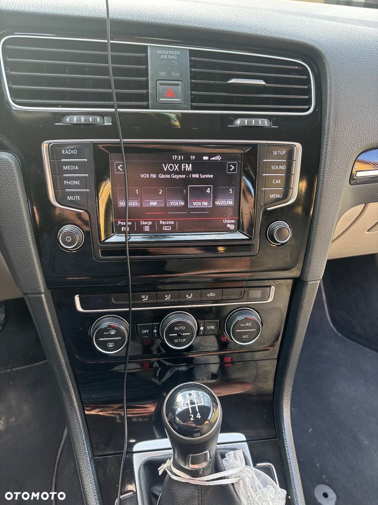 Volkswagen Golf - 5