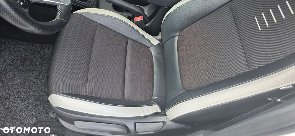 Kia Stonic 1.4 L - 26