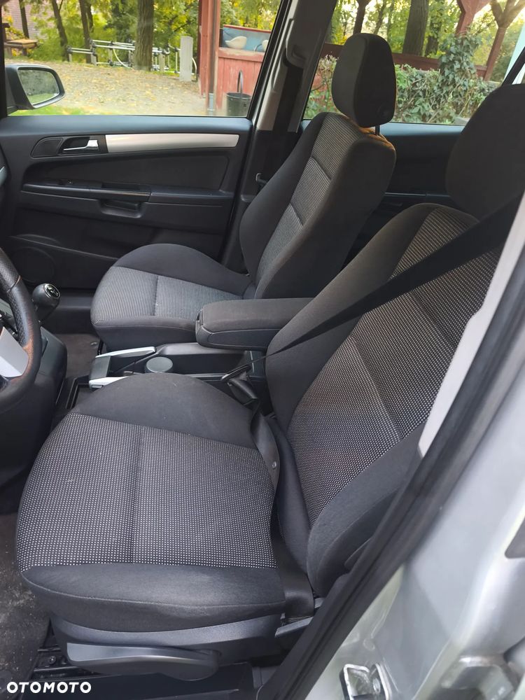 Opel Zafira - 23