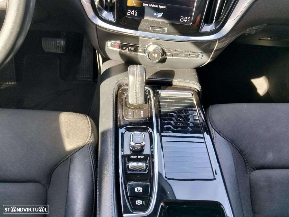 Volvo V60 2.0 T8 AWD TE Momentum - 15