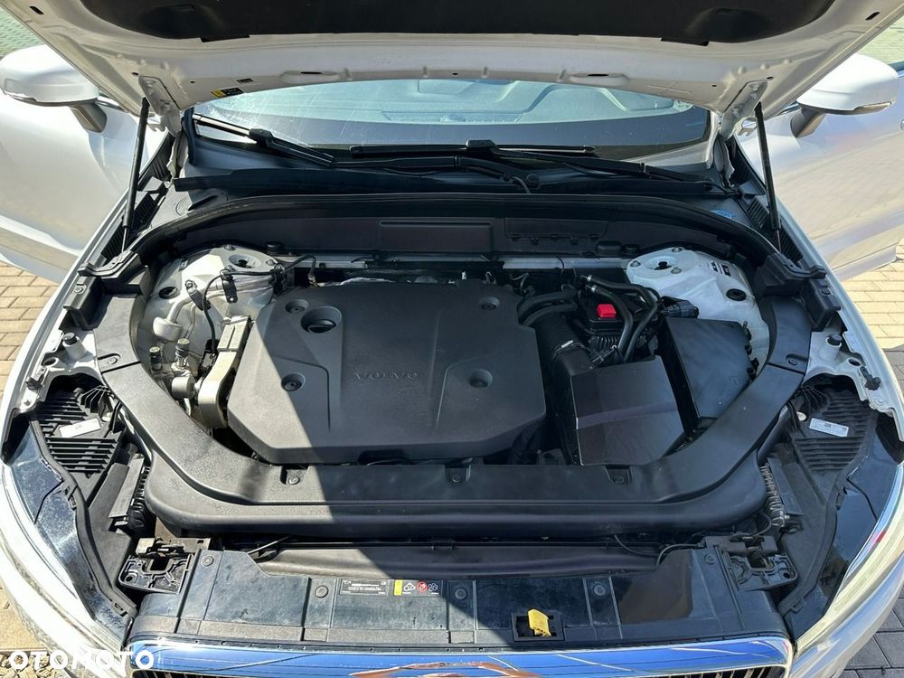 Volvo XC 60 B4 D AWD Geartronic Momentum Pro - 35
