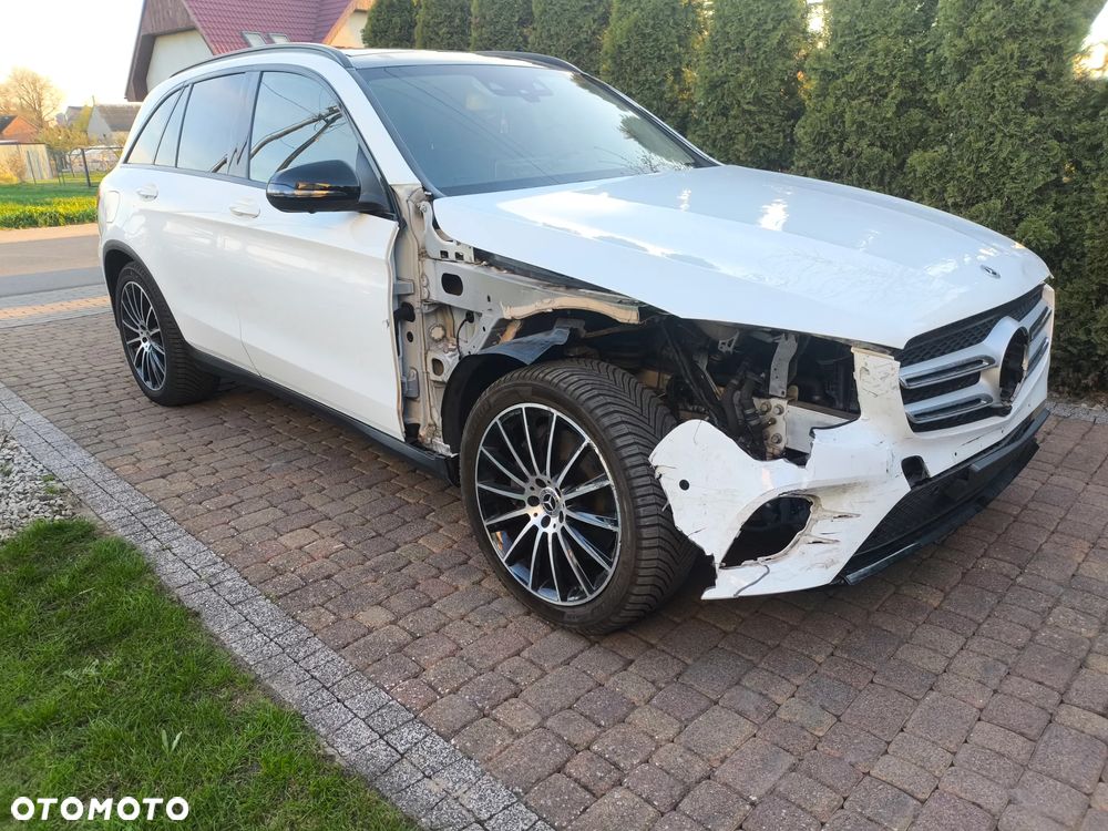 Mercedes-Benz GLC 250 d 4Matic 9G-TRONIC AMG Line - 10