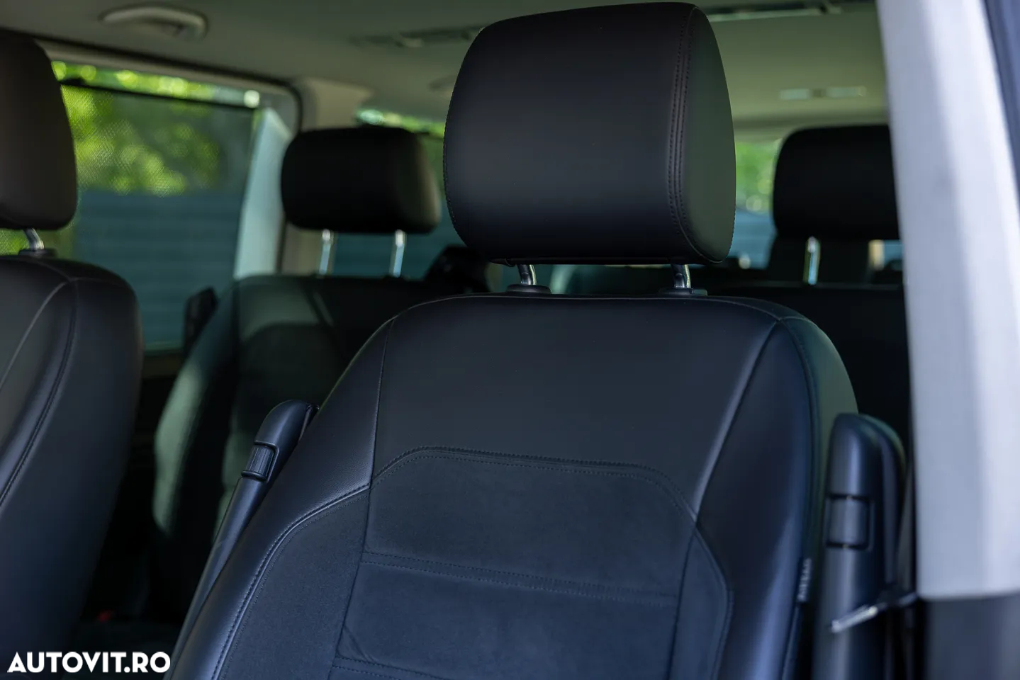 Volkswagen Multivan - 24