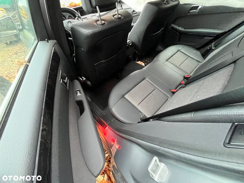Mercedes-Benz Klasa E 220 T CDI 7G-TRONIC Avantgarde - 20