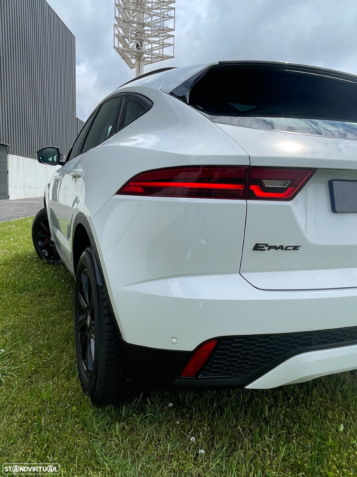 Jaguar E-Pace 2.0 i4D R-Dynamic S AWD Aut. - 21