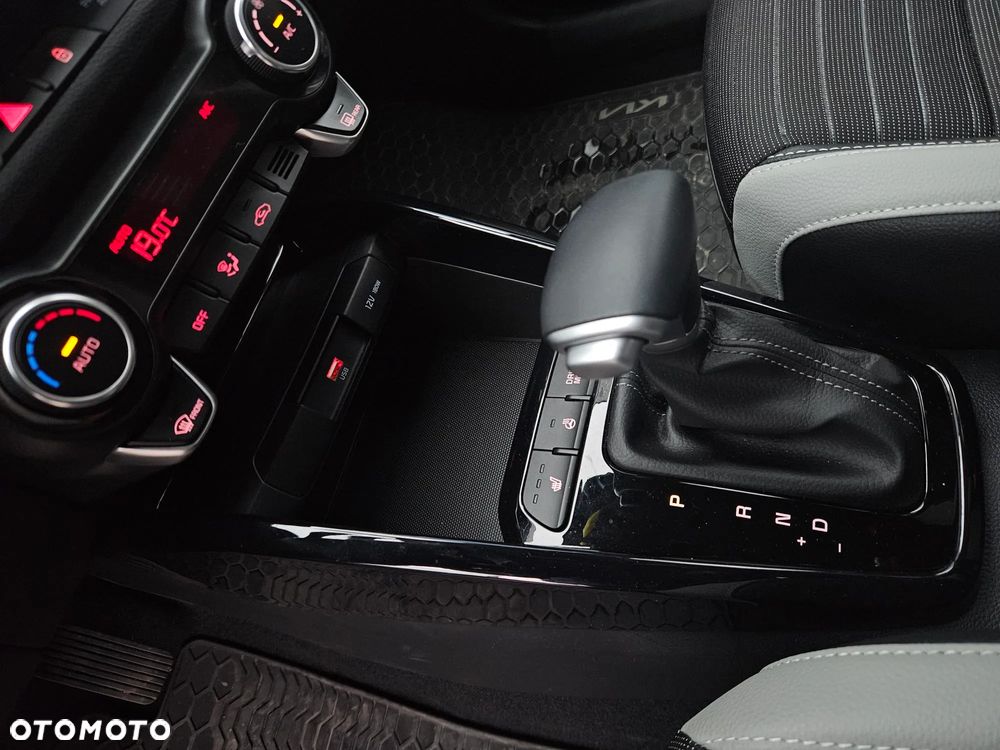 Kia Stonic 1.0 T-GDI L Business Line DCT - 25