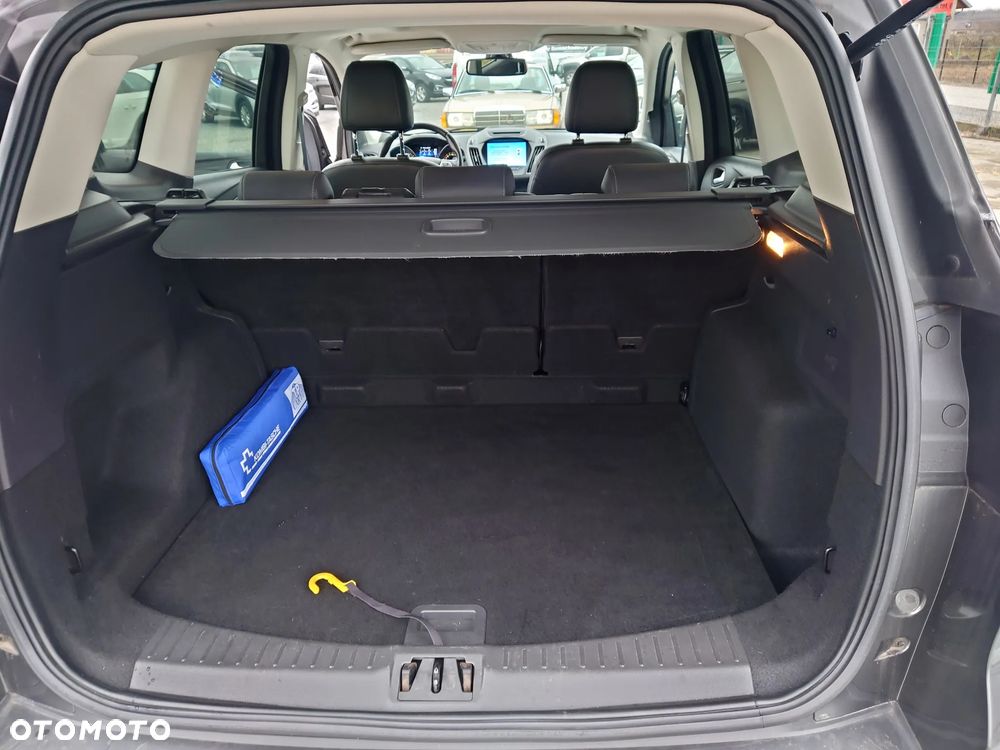 Ford Kuga 2.0 TDCi 2x4 Titanium - 20