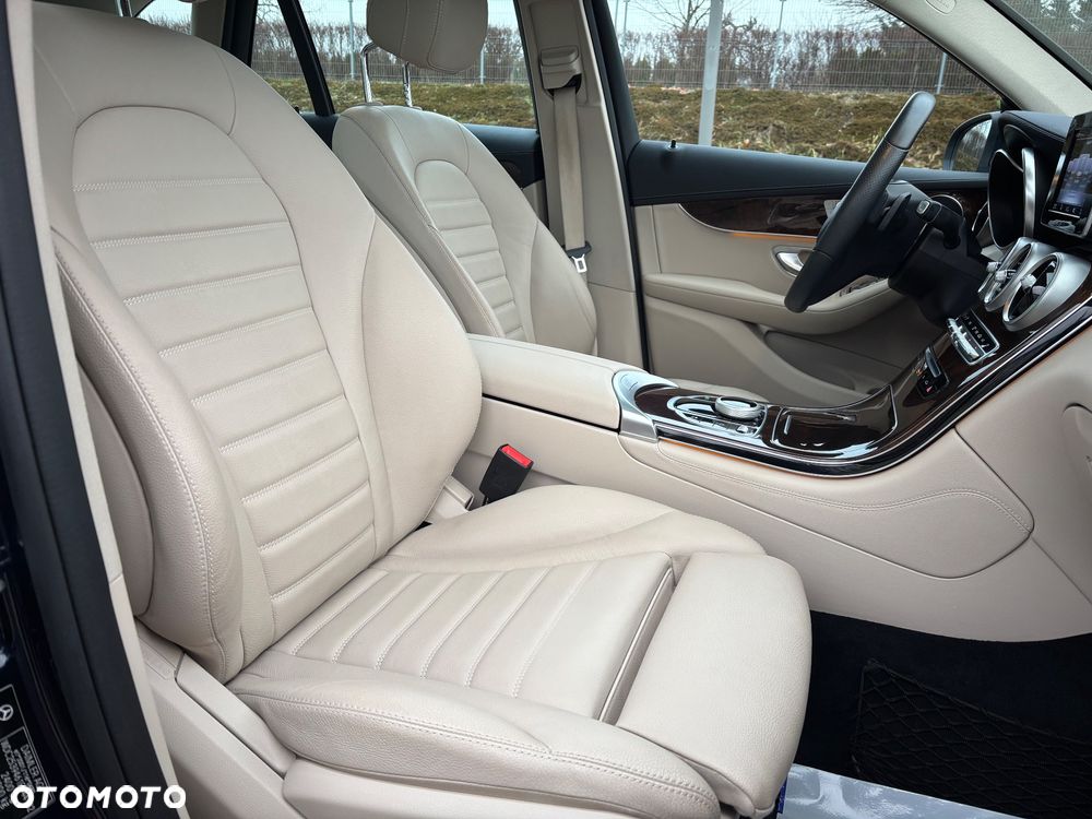 Mercedes-Benz GLC - 36