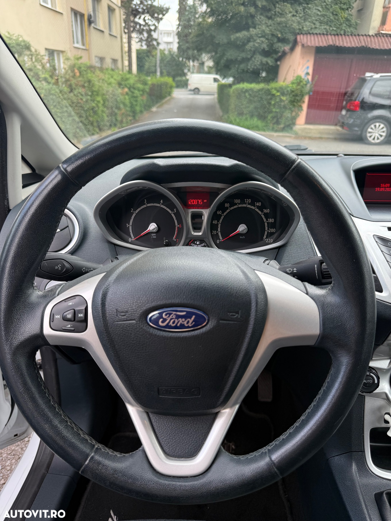 Ford Fiesta 1.25 Celebration - 9