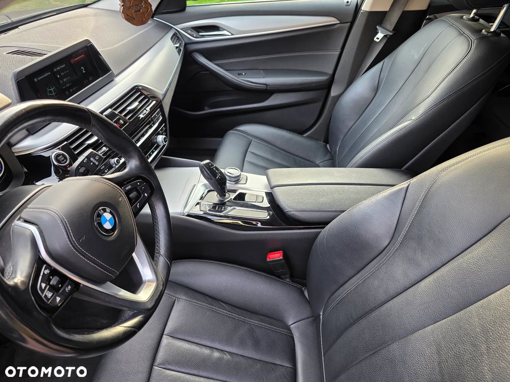 BMW Seria 5 530i Luxury Line - 10