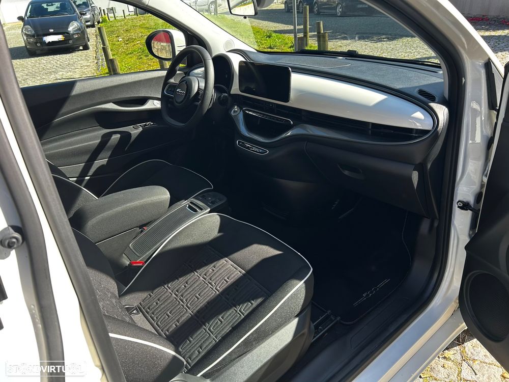 Fiat 500e 3 + 1 23.65 kWh - 6