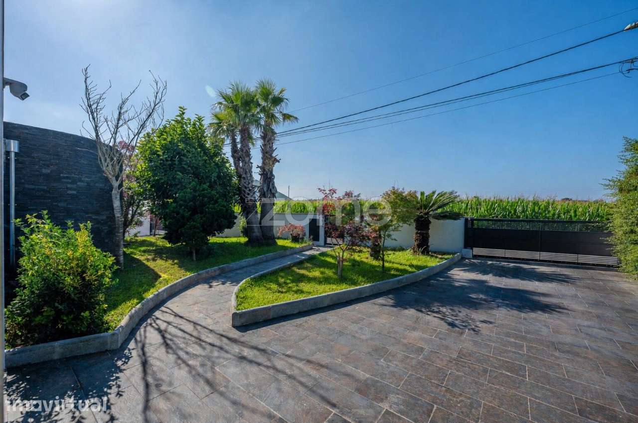 Moradia Térrea de Luxo c/ Master Suite e Jardim, São João de Ovar - Grande imagem: 2/60