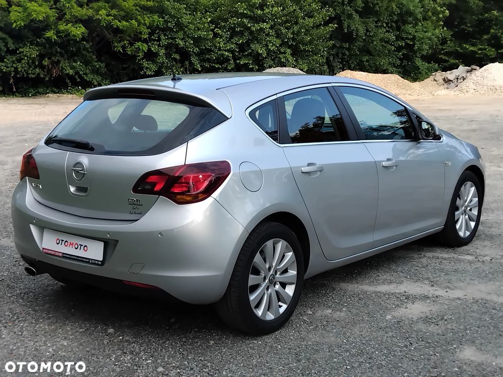 Opel Astra 1.4 Turbo 150 Jahre - 30