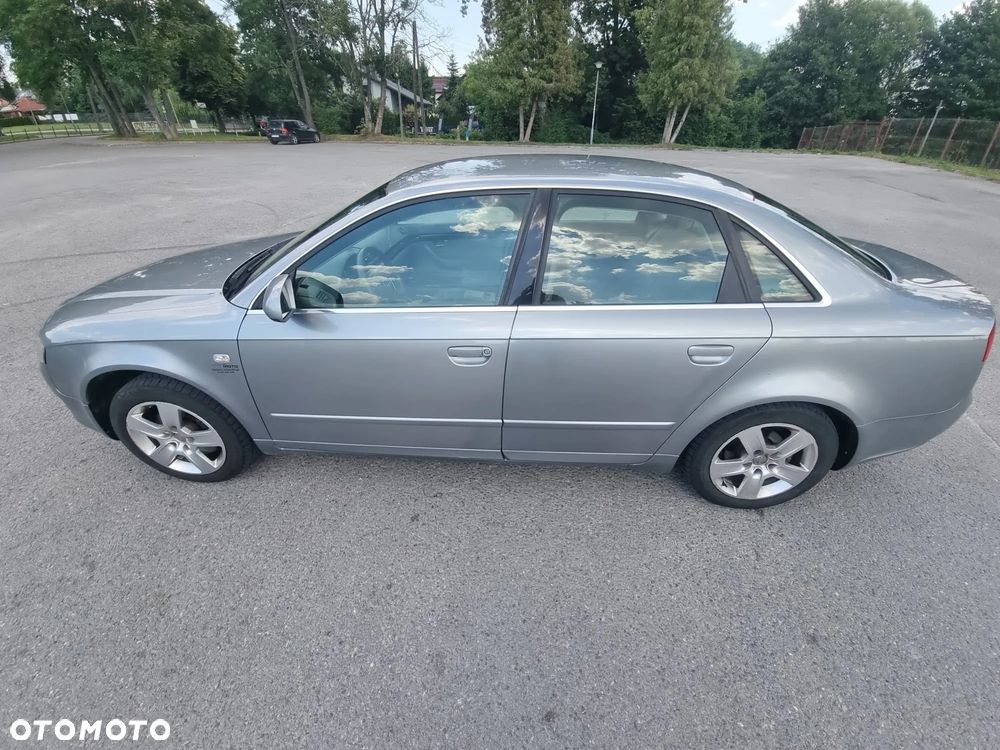 Audi A4 Limousine - 8