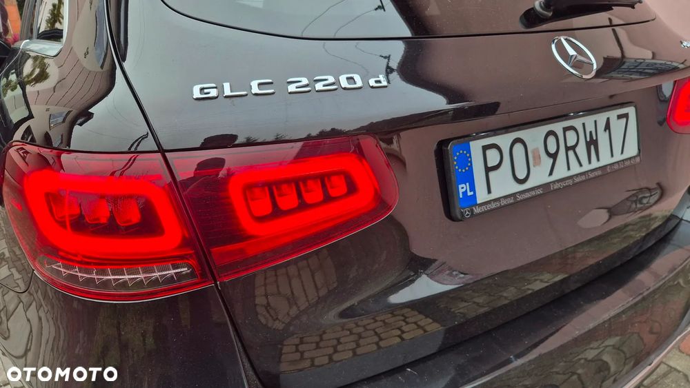 Mercedes-Benz GLC 220 d 4Matic 9G-TRONIC AMG Line Plus - 38