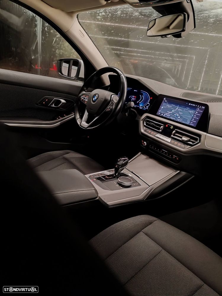 BMW 330 e Aut. Sport Line - 11