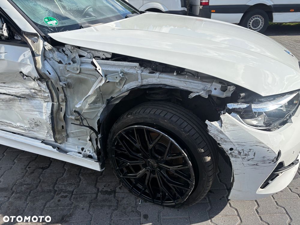 BMW Seria 3 316d mHEV - 6