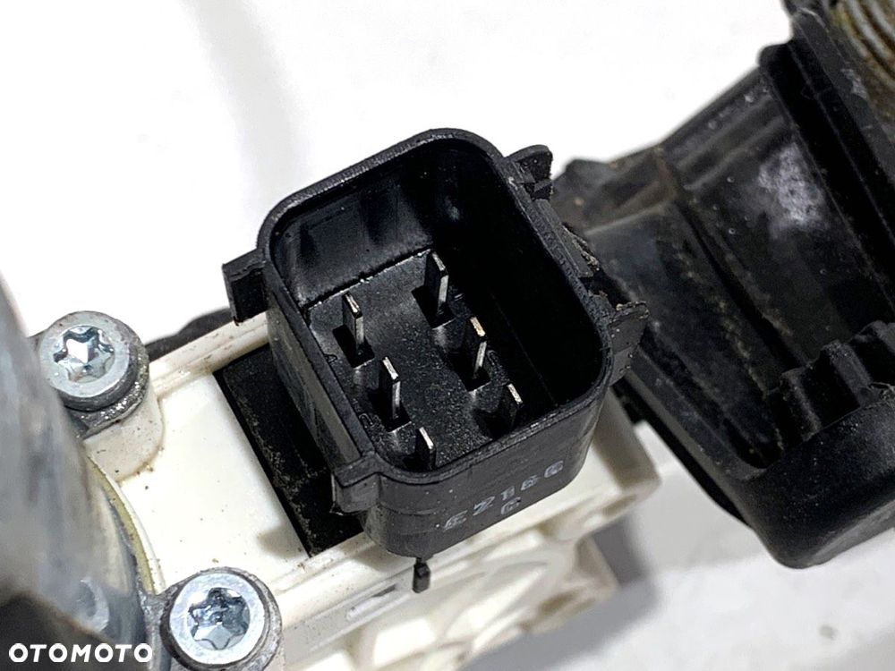 PODNOŚNIK SZYBY PRAWY PRZÓD  JAGUAR F-PACE (X761) 2015 - 2022 2.0 TD4 AWD 132 kW [180 KM] olej - 4