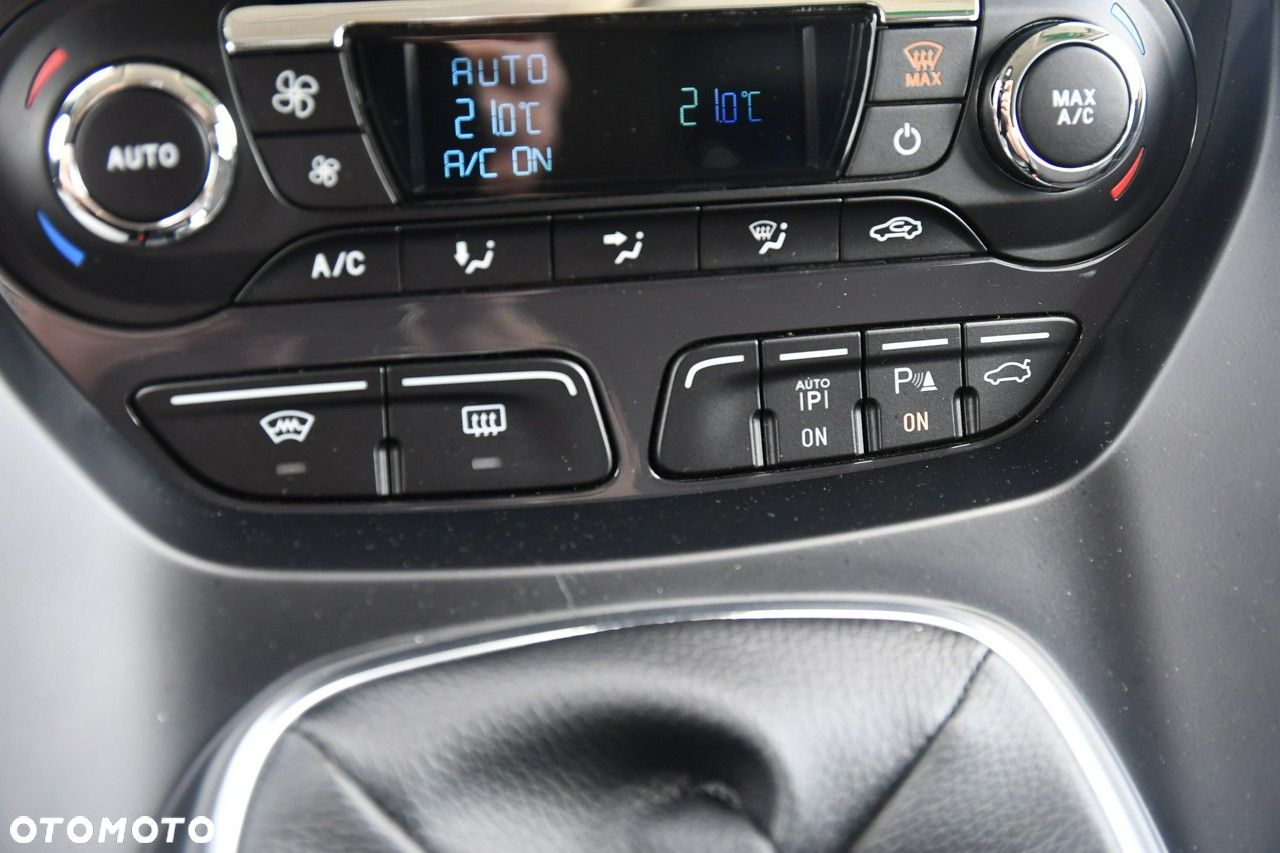 Ford Kuga - 35