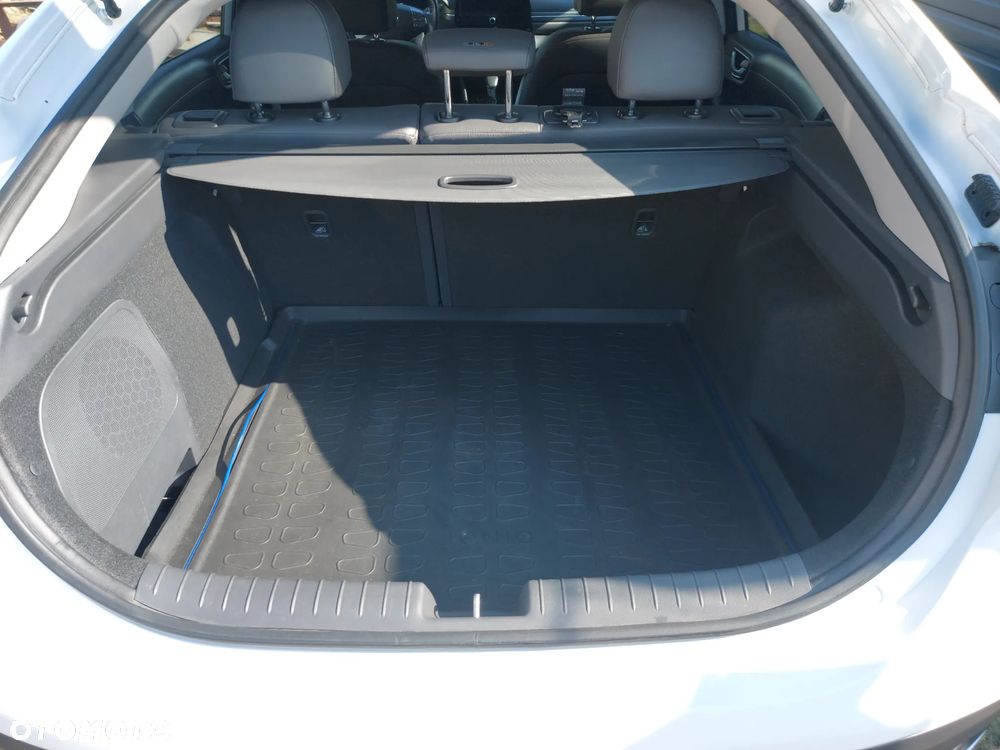 Hyundai IONIQ - 21