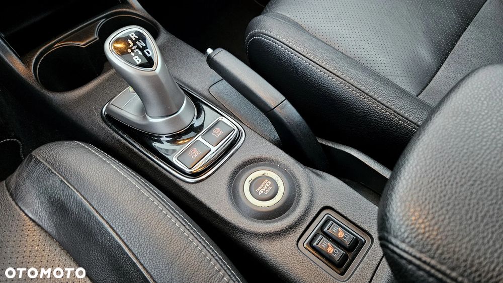 Mitsubishi Outlander 2.0 4WD Plus - 28