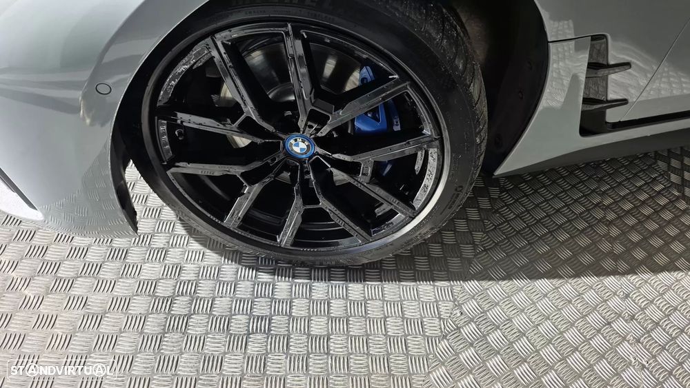 BMW i4 eDrive40 Pack Desportivo M - 33
