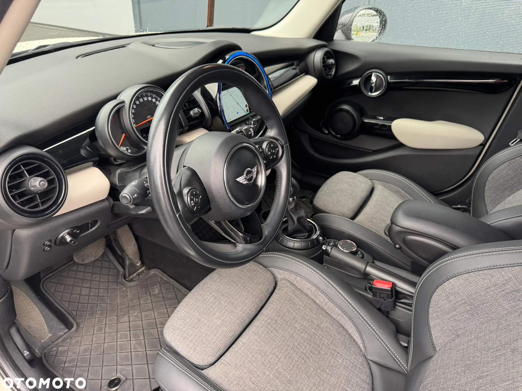MINI Cooper Standard - 8