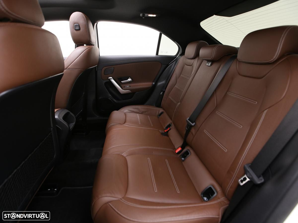 Mercedes-Benz A 250 Limousine e AMG Line - 11
