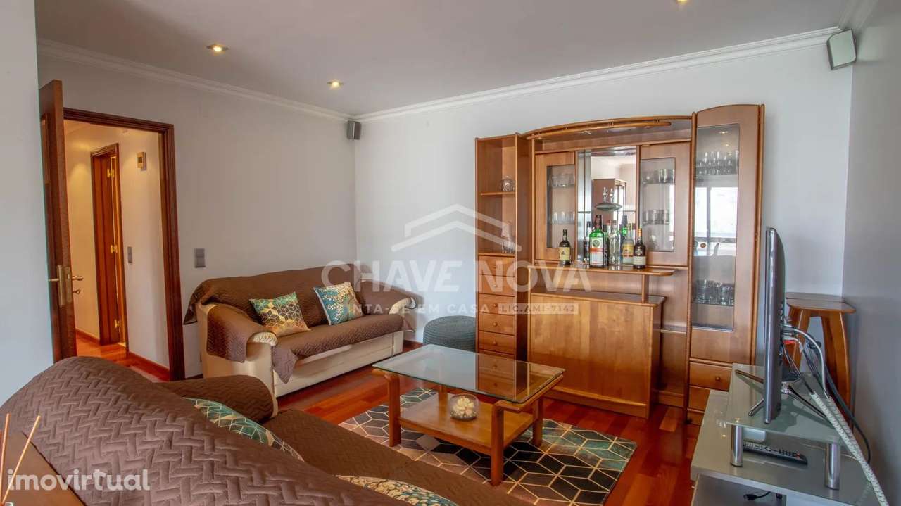 Apartamento T2 com Varanda e Garagem Box - Grande imagem: 5/25