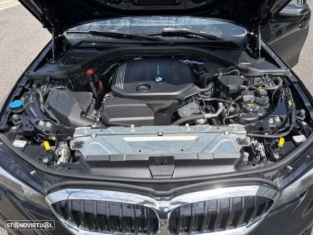 BMW 320 d Pack Desportivo M Auto - 20