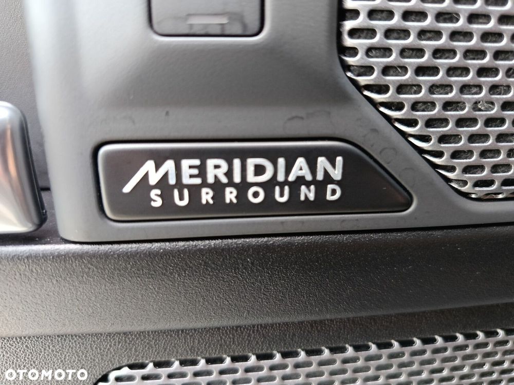 Land Rover Defender - 36