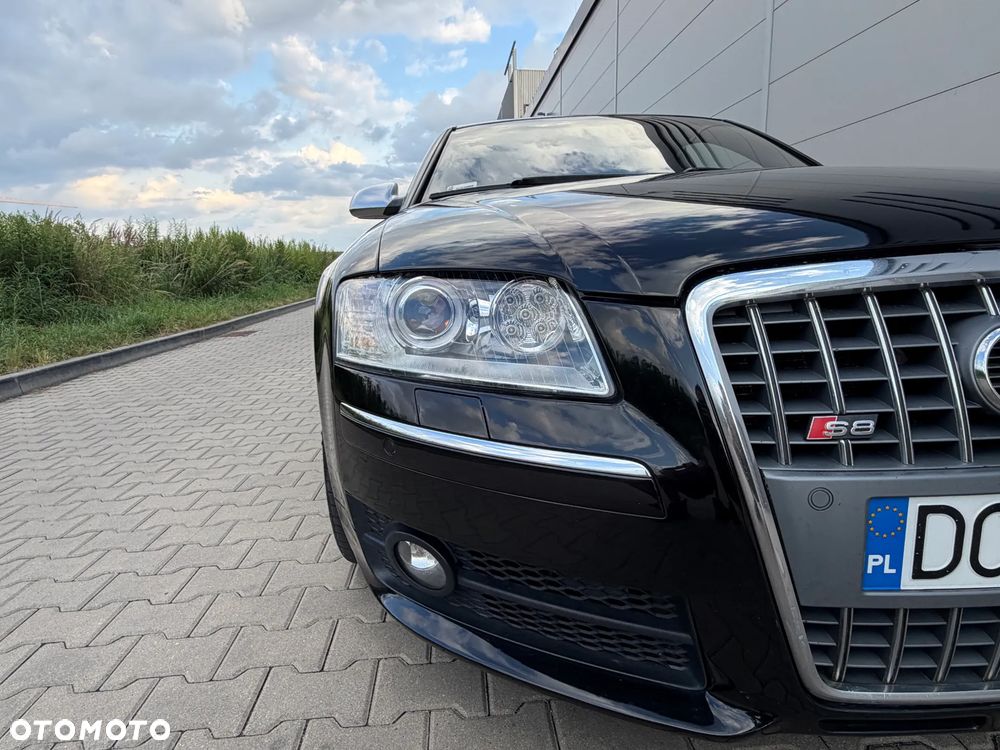 Audi S8 - 1