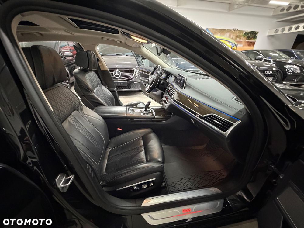 BMW Seria 7 740Li - 21