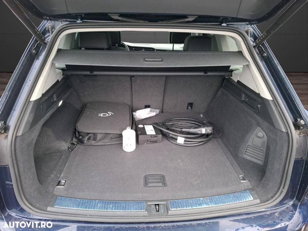 Volkswagen Touareg 3.0 V6 e-Hybrid 4Motion Aut. Elegance - 9