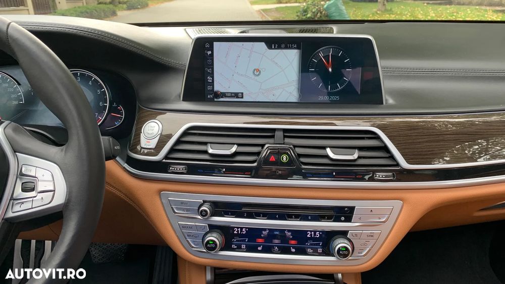 BMW Seria 7 750i xDrive - 26