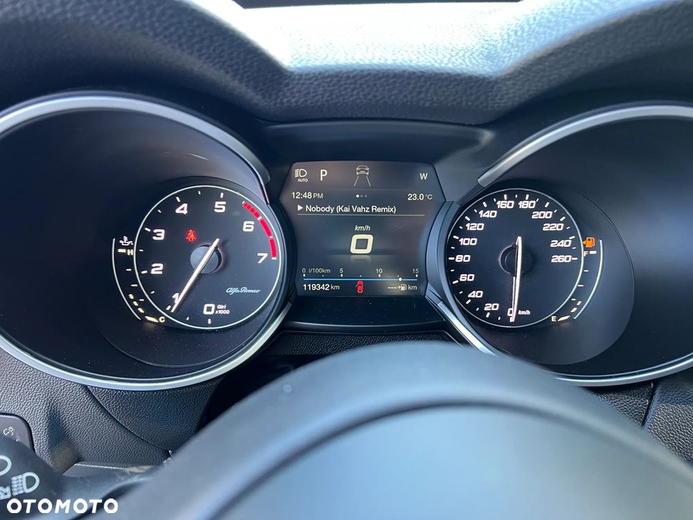 Alfa Romeo Stelvio 2.0 Turbo 16V AT8-Q4 Intensa - 16