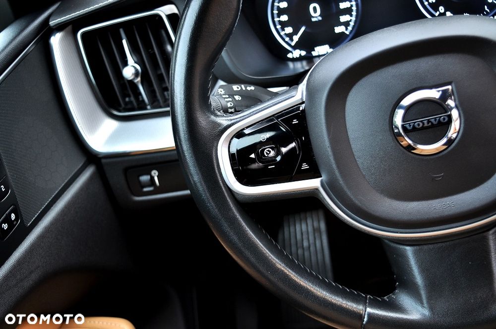 Volvo XC 60 - 33
