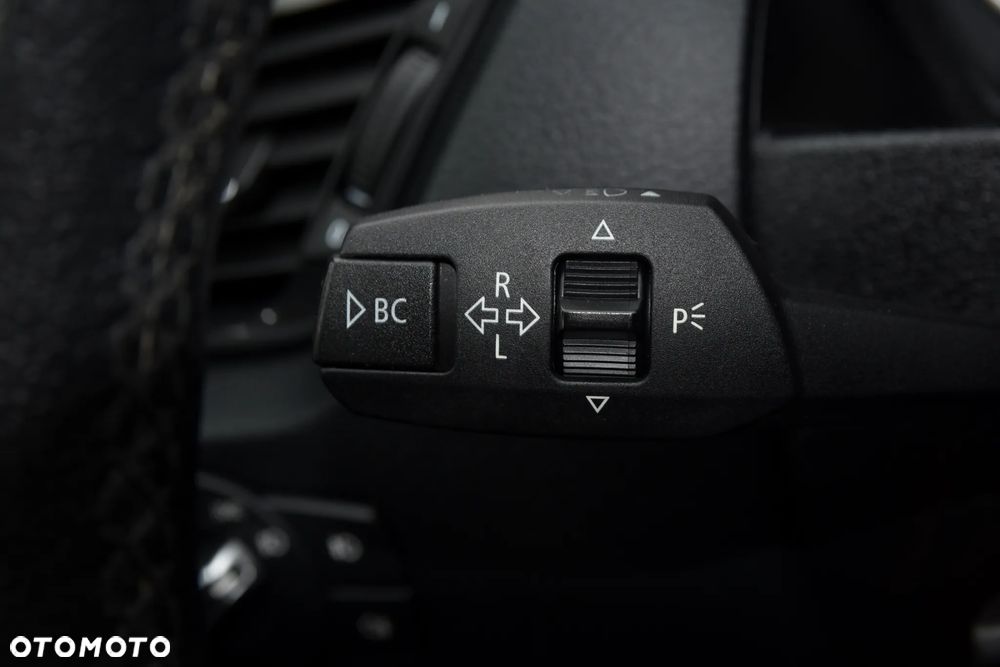 BMW X1 xDrive18d xLine - 28