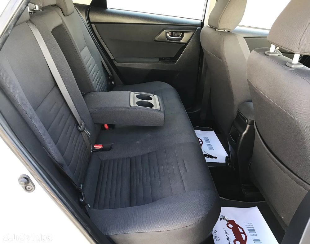 Toyota Auris 1.8 L VVT-i Sol+ - 15