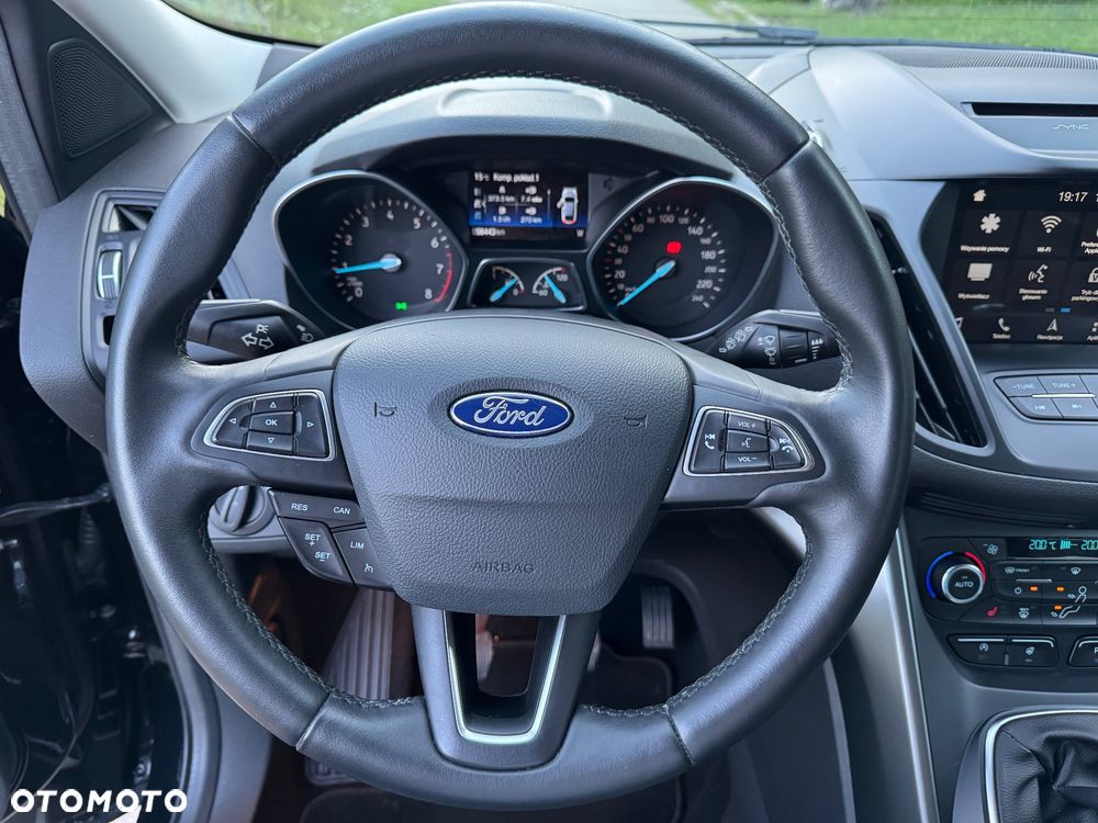 Ford Kuga 1.5 EcoBoost 2x4 Titanium - 35
