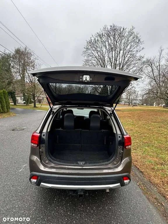 Mitsubishi Outlander 2.4 Instyle NAVI EU5 CVT - 16