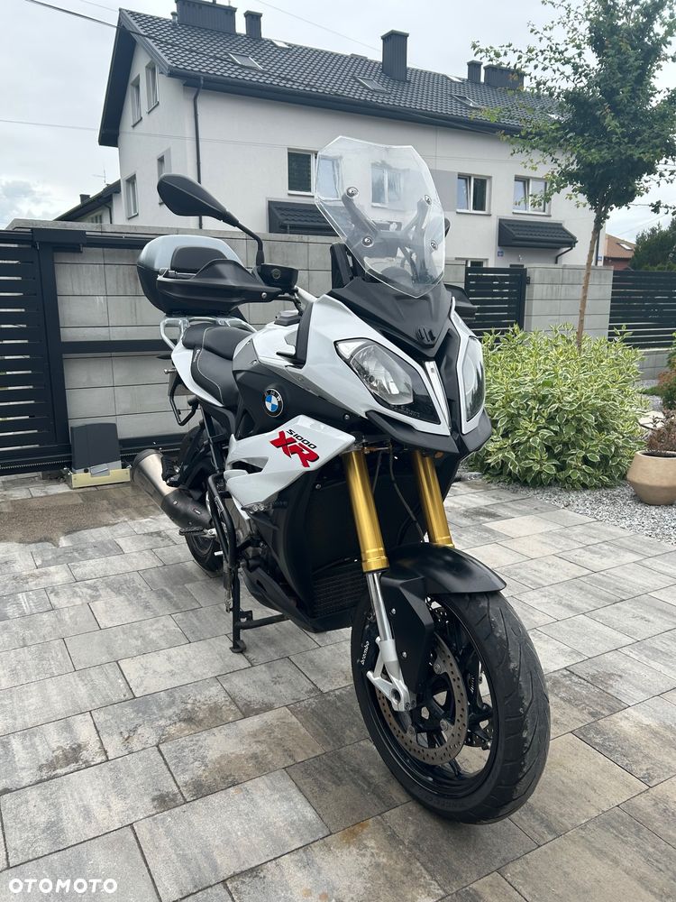 BMW XR - 9