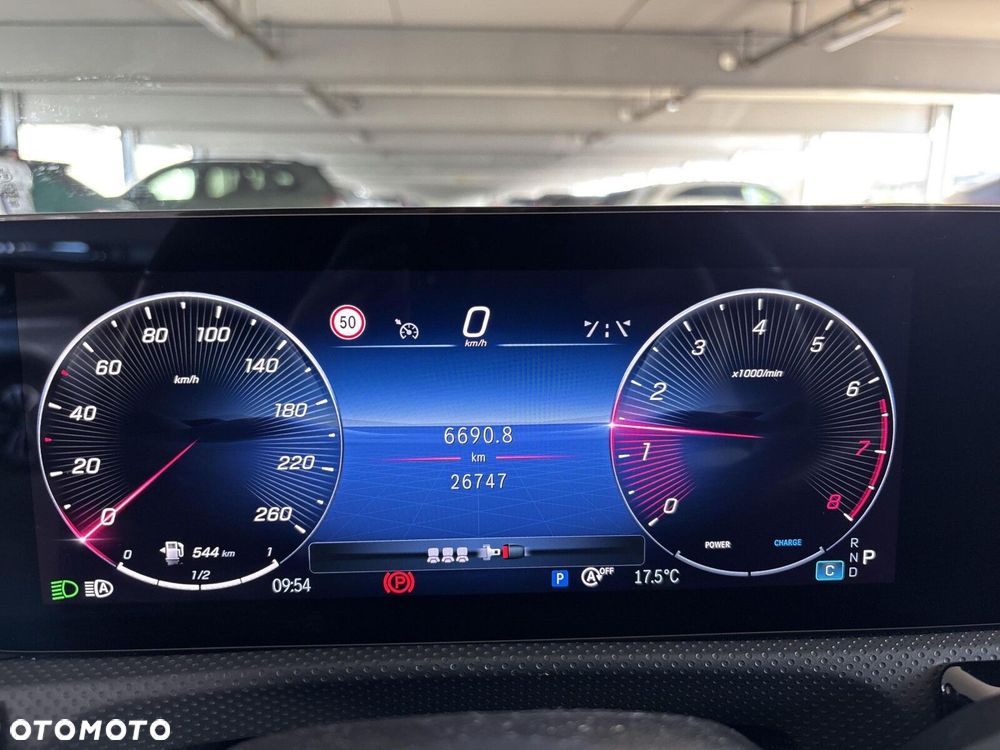 Mercedes-Benz CLA - 12